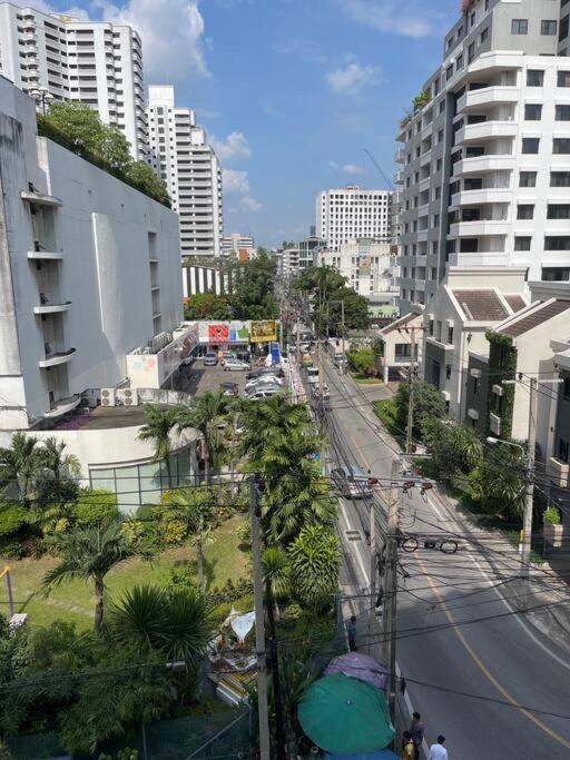 Delightful Condo In Central Location At Sukhumvit 49 Bangkok Bagian luar foto
