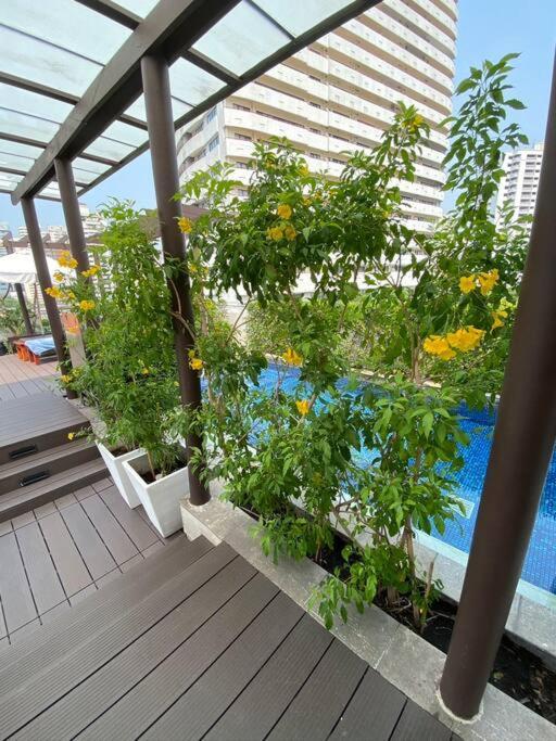 Delightful Condo In Central Location At Sukhumvit 49 Bangkok Bagian luar foto
