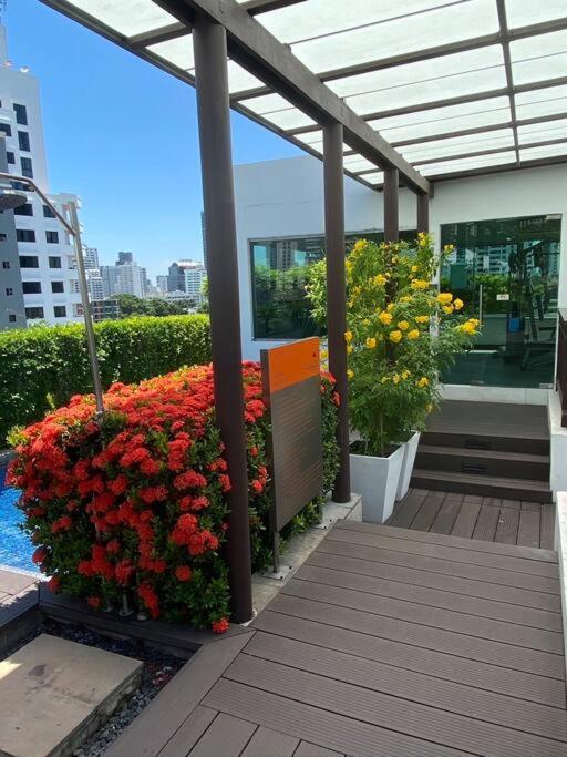 Delightful Condo In Central Location At Sukhumvit 49 Bangkok Bagian luar foto